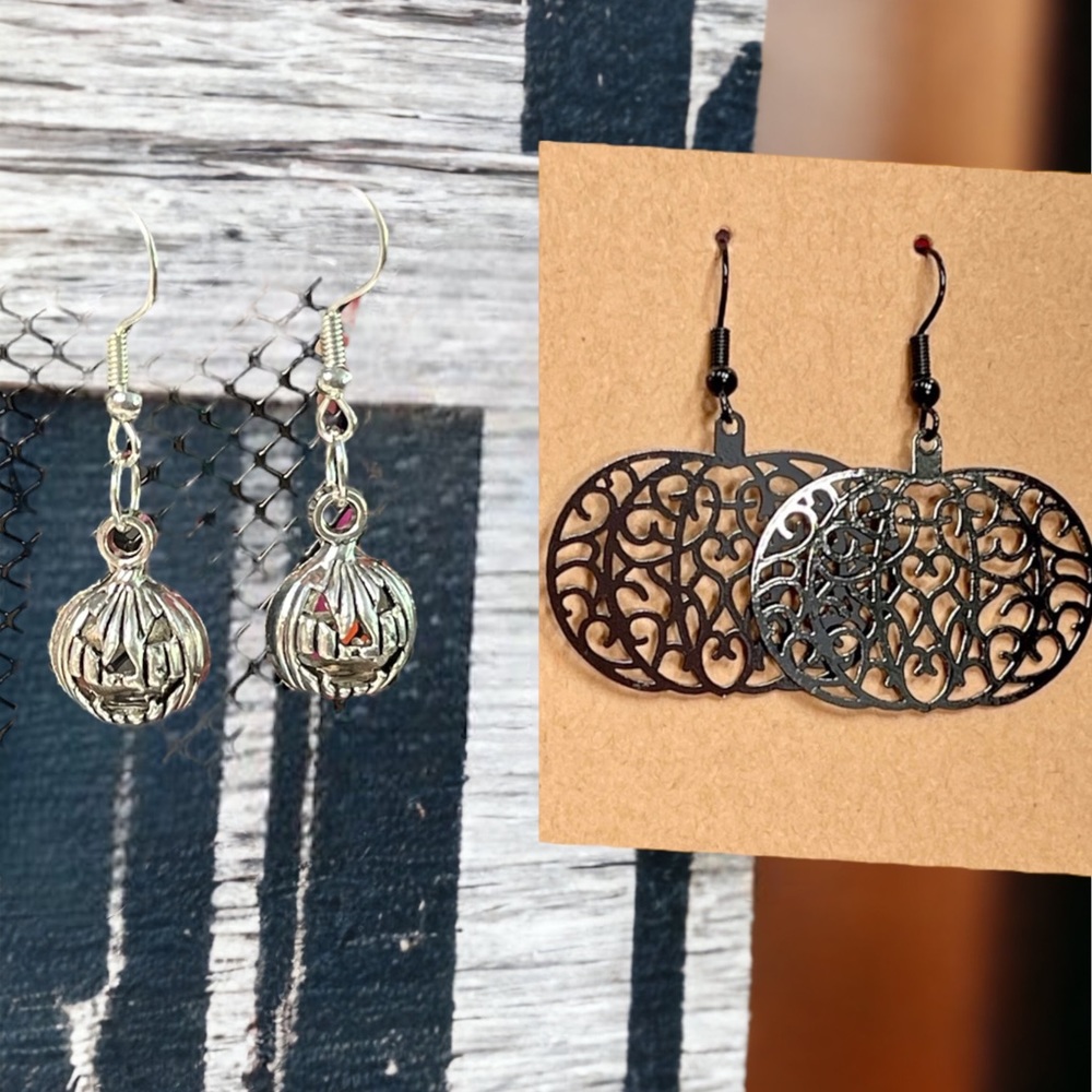 New 2 pair Black metal fall pumpkin earrings